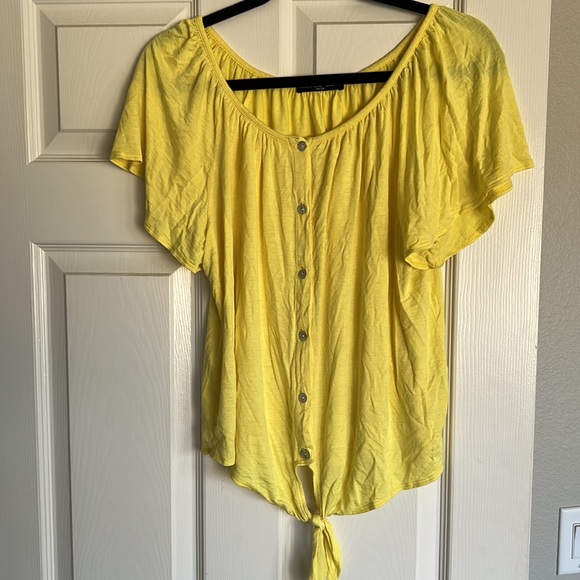 NWOT Kim & Cami flutter sleeve top - Picture 3 of 5